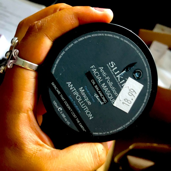 NWT SUKIN CHARCOAL Anti Pollution FACEMASK - Picture 3 of 5